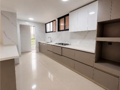 Apartamento de 3 alcobas en arriendo en Zuñiga, Envigado, 124 m² · foto 2 de 9