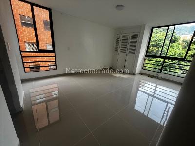 Apartamento de 3 alcobas en arriendo en Zuñiga, Envigado, 124 m² · foto 4 de 9