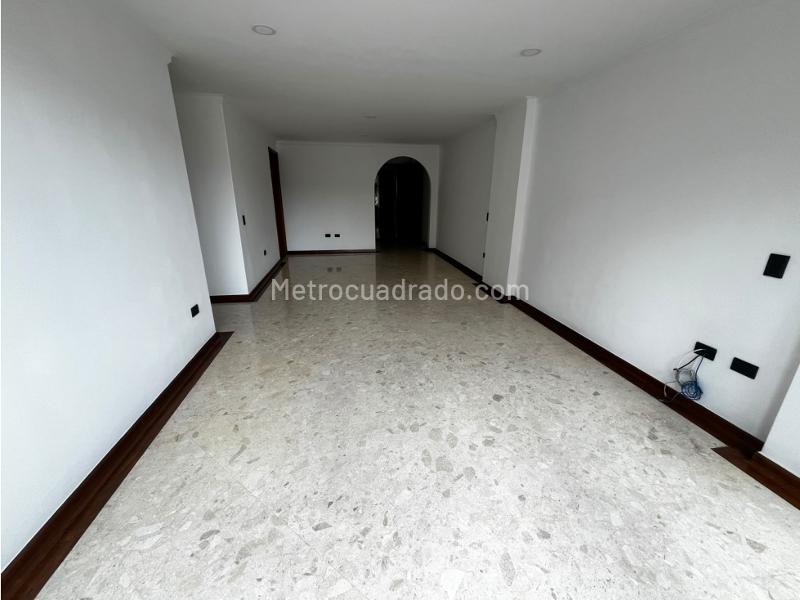 3BR Apartment in Poblado (90 m²) - 2