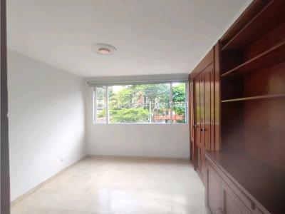 Apartamento de 2 alcobas en arriendo en Laureles, Medellín, 110 m² · foto 3 de 15