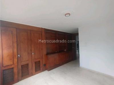 Apartamento de 2 alcobas en arriendo en Laureles, Medellín, 110 m² · foto 4 de 15