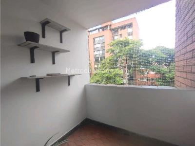Apartamento de 2 alcobas en arriendo en Laureles, Medellín, 110 m² · foto 6 de 15