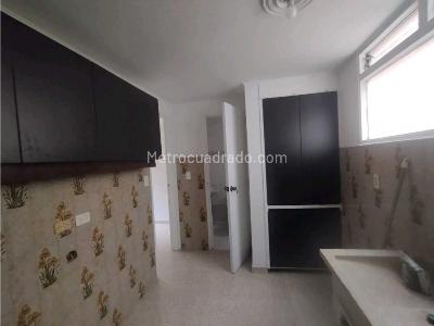 Apartamento de 2 alcobas en arriendo en Laureles, Medellín, 110 m² · foto 8 de 15