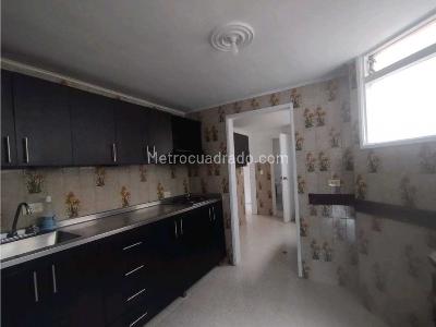 Apartamento de 2 alcobas en arriendo en Laureles, Medellín, 110 m² · foto 10 de 15