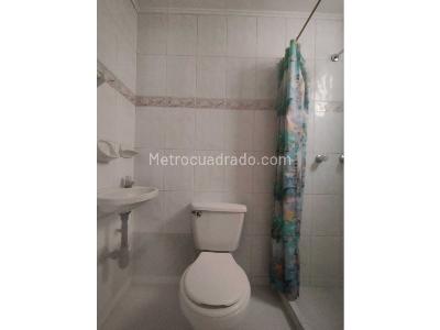 Apartamento de 2 alcobas en arriendo en Laureles, Medellín, 110 m² · foto 14 de 15