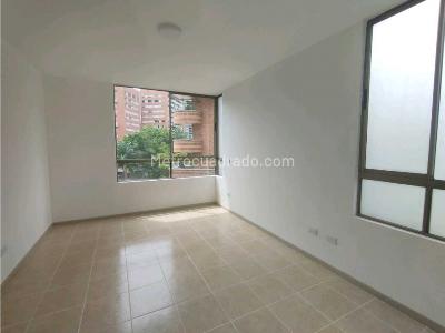 Apartamento de 3 alcobas en arriendo en El Poblado, Medellín, 93 m² · foto 10 de 19