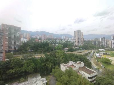 Apartamento de 3 alcobas en arriendo en Los Balsos, Medellín, 211 m² · foto 2 de 20