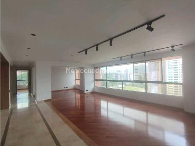 Apartamento de 3 alcobas en arriendo en Los Balsos, Medellín, 211 m² · foto 4 de 20