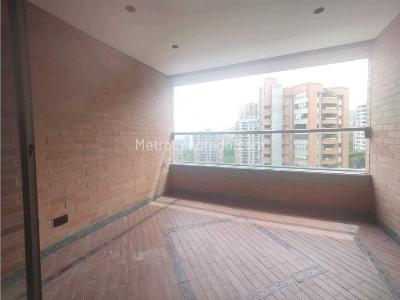Apartamento de 3 alcobas en arriendo en Los Balsos, Medellín, 211 m² · foto 7 de 20