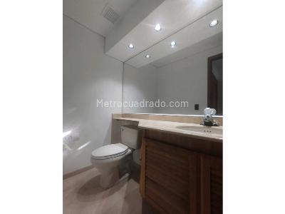 Apartamento de 3 alcobas en arriendo en Los Balsos, Medellín, 211 m² · foto 13 de 20
