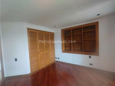 Apartamento de 3 alcobas en arriendo en Los Balsos, Medellín, 211 m² · foto 16 de 20