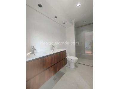 Apartamento de 3 alcobas en arriendo en Los Balsos, Medellín, 211 m² · foto 19 de 20