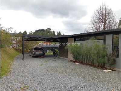 Casa de 3 alcobas en venta en Altos Del Escobero, Envigado, 345 m² · foto 3 de 20