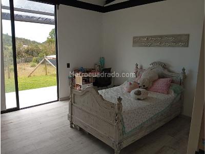 Casa de 3 alcobas en venta en Altos Del Escobero, Envigado, 345 m² · foto 8 de 20