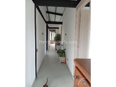 Casa de 3 alcobas en venta en Altos Del Escobero, Envigado, 345 m² · foto 10 de 20