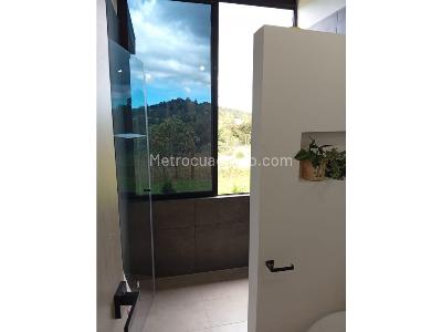 Casa de 3 alcobas en venta en Altos Del Escobero, Envigado, 345 m² · foto 13 de 20