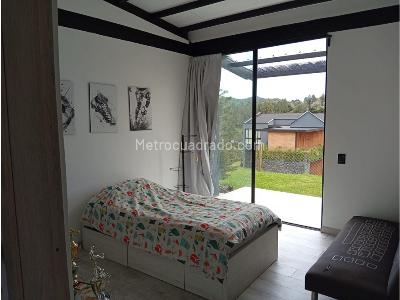 Casa de 3 alcobas en venta en Altos Del Escobero, Envigado, 345 m² · foto 14 de 20