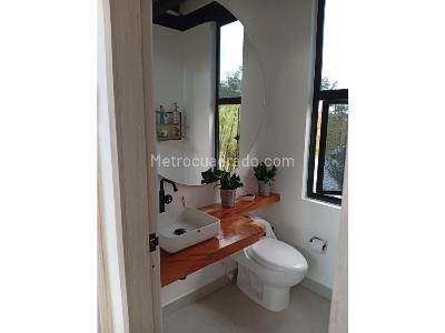 Casa de 3 alcobas en venta en Altos Del Escobero, Envigado, 345 m² · foto 18 de 20