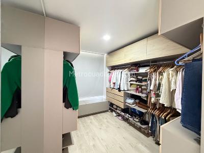 Apartamento en venta en El Salado, Envigado · foto 8 de 14