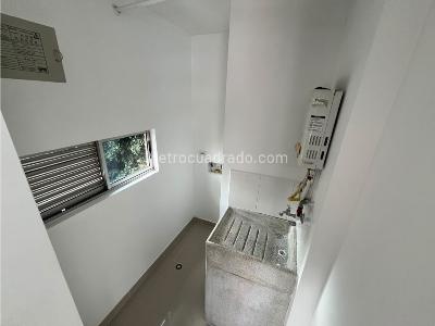 Apartamento en arriendo en El Portal, Envigado · foto 15 de 17