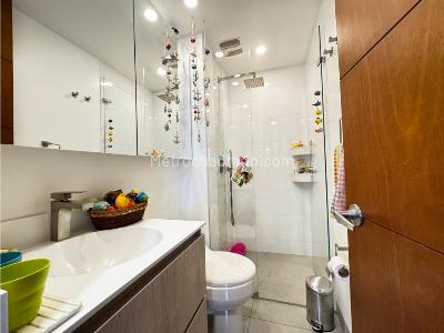 Apartamento de 3 alcobas en venta en Los Balsos, Medellín, 137 m² · foto 14 de 19