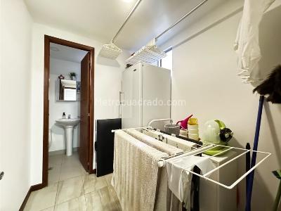 Apartamento de 3 alcobas en venta en Los Balsos, Medellín, 137 m² · foto 8 de 19