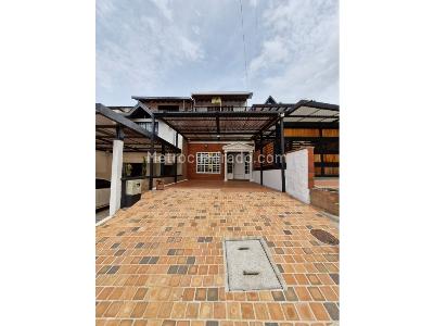 Casa de 3 alcobas en venta en El Porvenir, Rionegro, 240 m² · foto 2 de 20