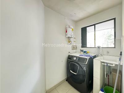 Apartamento en venta en El Tesoro, Medellín · foto 8 de 19