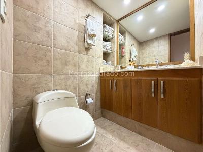 Apartamento de 3 alcobas en venta en El Poblado, Medellín, 134 m² · foto 12 de 13
