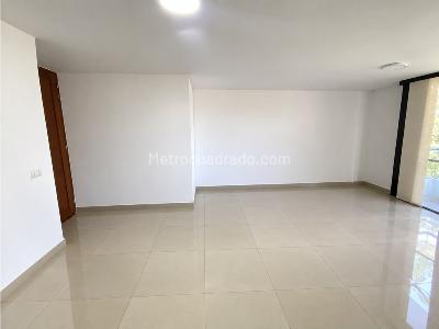 Apartamento de 2 alcobas en arriendo en Camino Verde, Envigado, 68 m² · foto 2 de 8