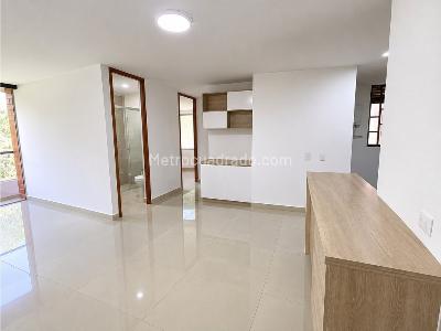 Apartamento de 2 alcobas en arriendo en Camino Verde, Envigado, 68 m² · foto 4 de 8