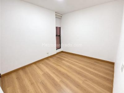 Apartamento de 2 alcobas en arriendo en Camino Verde, Envigado, 68 m² · foto 5 de 8