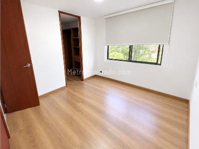 Apartamento de 2 alcobas en arriendo en Camino Verde, Envigado, 68 m² · foto 6 de 8