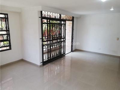 Apartamento de 2 alcobas en venta en Laureles, Medellín, 78 m² · foto 3 de 13