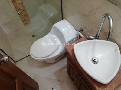 Apartamento de 2 alcobas en venta en Laureles, Medellín, 78 m² · foto 8 de 13