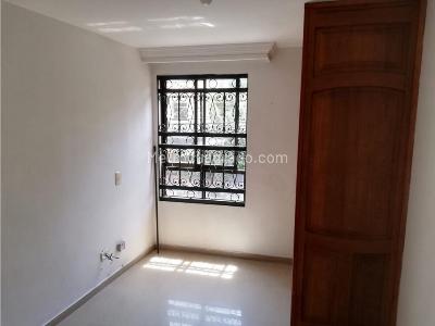 Apartamento de 2 alcobas en venta en Laureles, Medellín, 78 m² · foto 9 de 13
