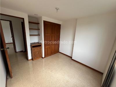 Apartamento de 3 alcobas en arriendo en Patio Bonito, Medellín, 113 m² · foto 6 de 19