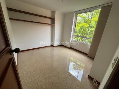 Apartamento de 3 alcobas en arriendo en Patio Bonito, Medellín, 113 m² · foto 7 de 19