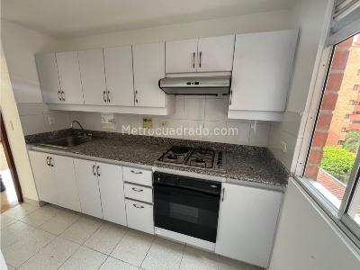 Apartamento de 3 alcobas en arriendo en Patio Bonito, Medellín, 113 m² · foto 9 de 19