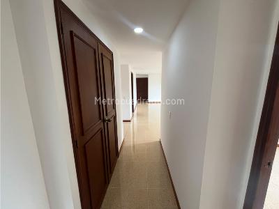 Apartamento de 3 alcobas en arriendo en Patio Bonito, Medellín, 113 m² · foto 13 de 19