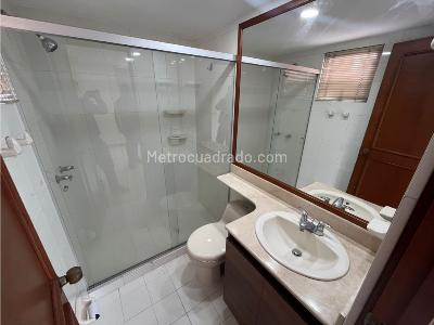 Apartamento de 3 alcobas en arriendo en Patio Bonito, Medellín, 113 m² · foto 14 de 19