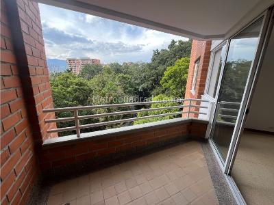 Apartamento de 3 alcobas en arriendo en Patio Bonito, Medellín, 113 m² · foto 16 de 19
