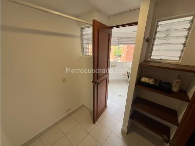 Apartamento de 3 alcobas en arriendo en Patio Bonito, Medellín, 113 m² · foto 17 de 19