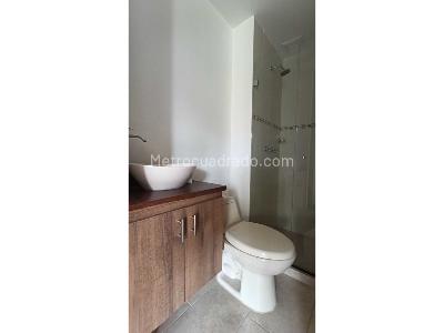 Apartamento de 2 alcobas en arriendo en Camino Verde, Envigado, 74 m² · foto 9 de 14
