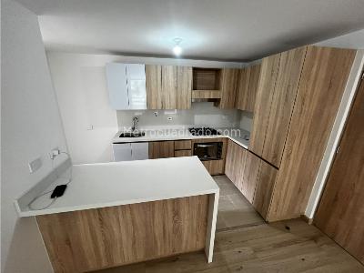 Apartamento de 3 alcobas en arriendo en Camino Verde, Envigado, 89 m² · foto 2 de 12