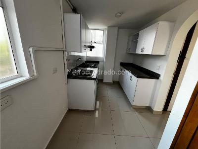 Apartamento de 3 alcobas en arriendo en Camino Verde, Envigado, 80 m² · foto 2 de 9