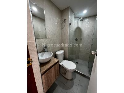 Apartamento de 3 alcobas en arriendo en Camino Verde, Envigado, 80 m² · foto 4 de 9