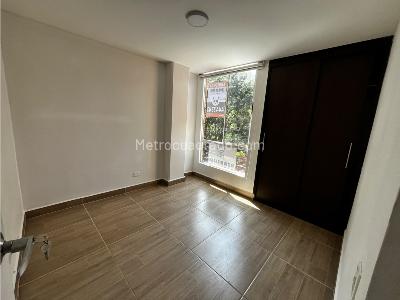 Apartamento de 3 alcobas en arriendo en Camino Verde, Envigado, 80 m² · foto 6 de 9