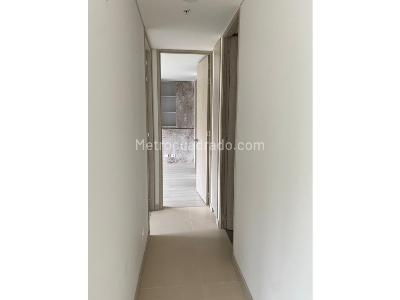 Apartamento de 3 alcobas en arriendo en Loma Del Escobero, Envigado, 80 m² · foto 5 de 9