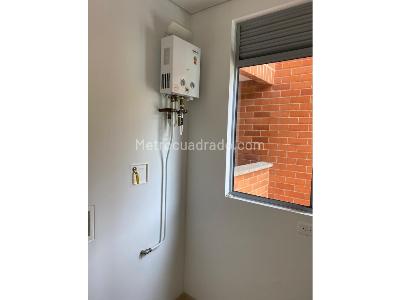 Apartamento de 3 alcobas en arriendo en Loma Del Escobero, Envigado, 80 m² · foto 9 de 9